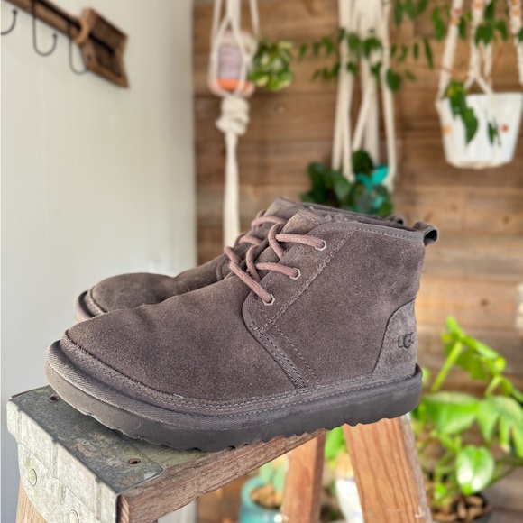 🩶UGG Neumel Kids Chukka Boots 🩶Youth Size 4 (or Women’s 5-5.5) - Picture 4 of 8